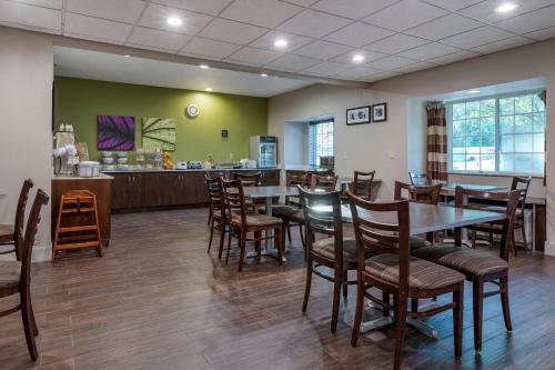 Sleep Inn & Suites - image 40