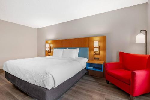 Country Inn & Suites by Radisson, West Bend, WI in West Bend, USA