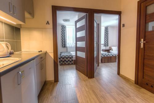 2 bedrooms, 4 beds