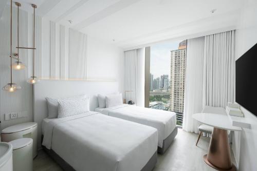 room detail thumbnail 2
