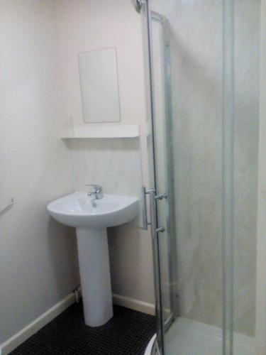 Double Room with Private Bathroom image 4