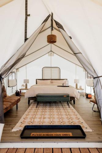 Secluded Sustainable Bell Tent Retreat with Private Decks Near Monticello, Utah in La Sal (UT)
