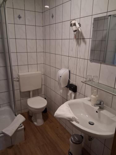 Gaststätte Zur Hahnenquelle (Gaststatte Zur Hahnenquelle) in Kirchhundem