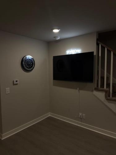 Cozy-Stylish ATL apartment minutes to Downtown in Collier Heights