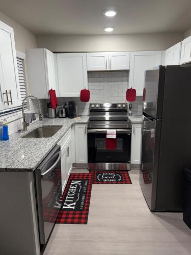 Cozy-Stylish ATL apartment minutes to Downtown in Collier Heights