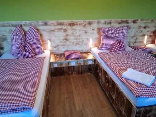 Gaststätte Zur Hahnenquelle (Gaststatte Zur Hahnenquelle) in Kirchhundem