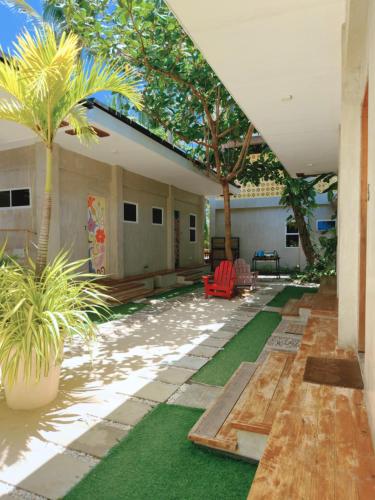 Shared lounge/TV area, Beach People Hostel in Bantayan Island
