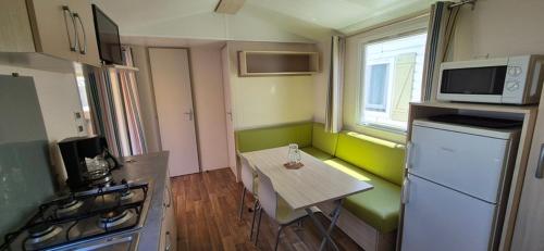 2 bedrooms, 4 beds