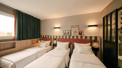 3 twin beds