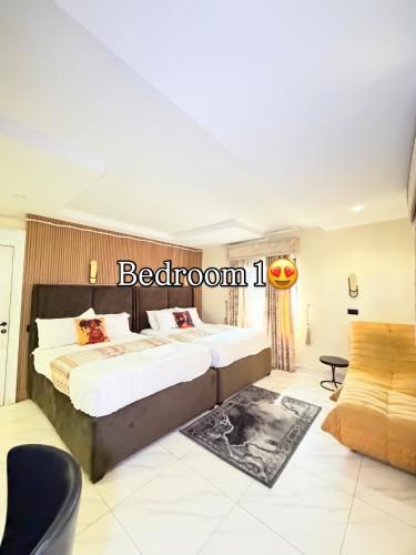 Ayahs court Paris – khách sạn tại Kubwa