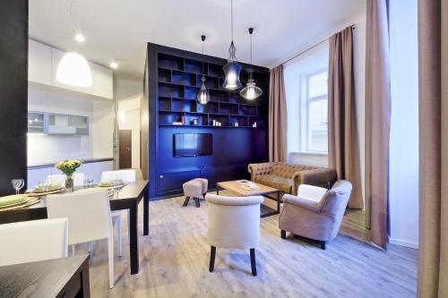 Charles Bridge Deluxe Apartment for 14 people - Self Check in, Praha (fotografie 9)