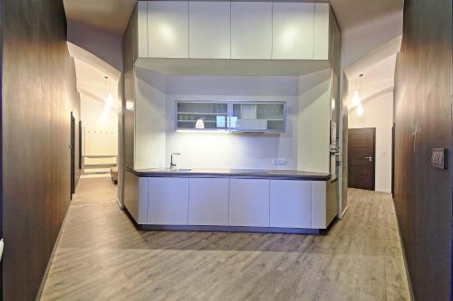 Charles Bridge Deluxe Apartment for 14 people - Self Check in, Praha (fotografie 6)