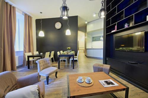 Charles Bridge Deluxe Apartment for 14 people - Self Check in, Praha (fotografie 7)