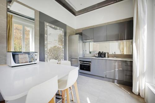 Charming 2BR4P - Georges V  Champs-AlysACes - image 9