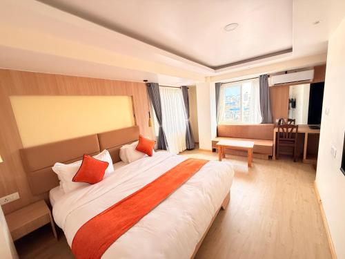 room detail thumbnail 1