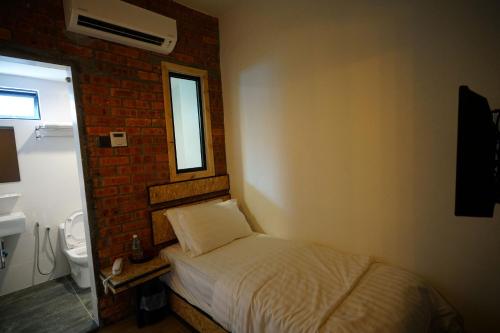 Single Room (1 person only) room in Brick Box Hotel @ Oldtown Ipoh