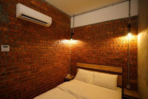 Standard Double Room without Window image 4