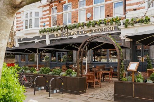 The Crown & Greyhound by Innkeeper's Collection