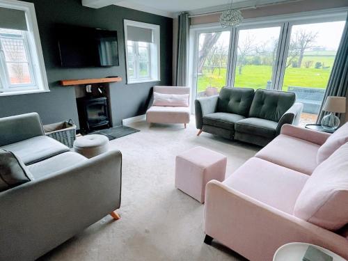5BR Home Van Parking Fast WiFi NEC Solihull in 伯克思維爾