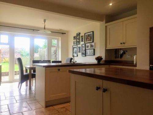 5BR Home Van Parking Fast WiFi NEC Solihull in 伯克思維爾