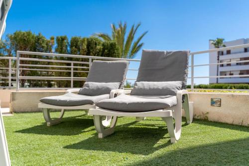 Sunlit Terrace Apartment Pool & Garden & Terrace - image 4