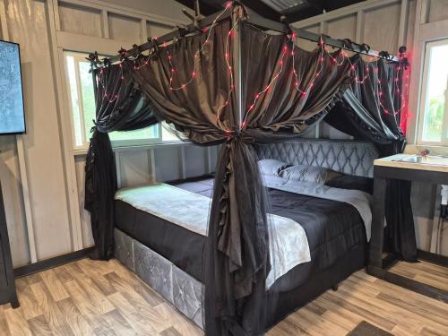 Private jungle retreat with AC and WiFi near Volcano in Hawaiian Acres (HI)