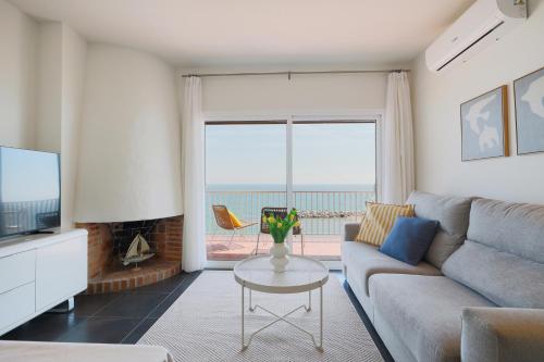 Seafront Views Apartment in Sant Antoni