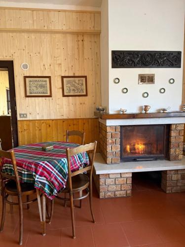 Independent apartment in a villa in Cunardo