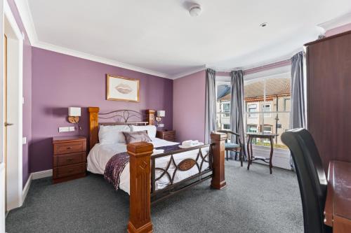 Dovedale Hotel and Restaurant in Grimsby