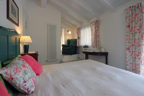 Lùlù Guest House (Lulu Guest House) in Dernice