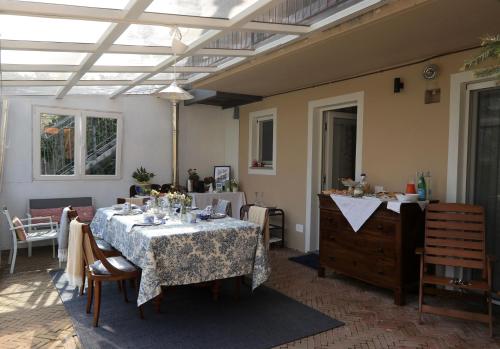 Iekārtas, Lùlù Guest House (Lulu Guest House) in Dernice