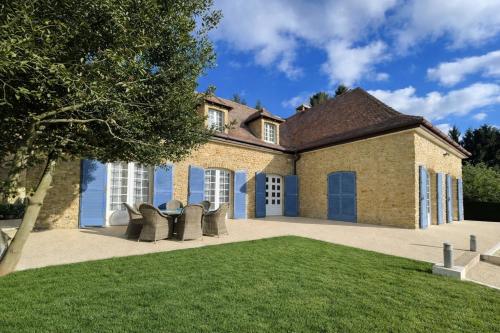 Maison Serenite - Luxury Holiday Home with Pool in Dordogne in Marsales