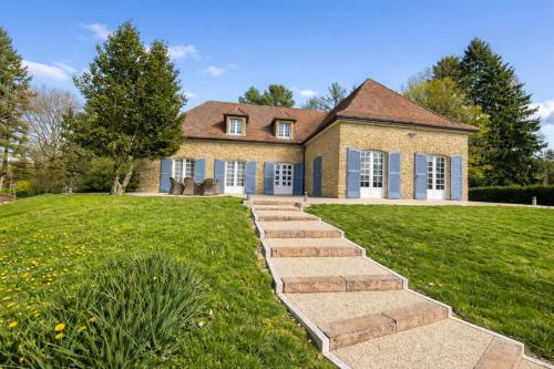 Maison Serenite - Luxury Holiday Home with Pool in Dordogne in Marsales