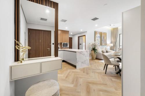 Elegant 1BR in the Heart of Downtown - Boulevard Central Tower - image 6