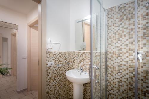 Stella Della Casa - image 11