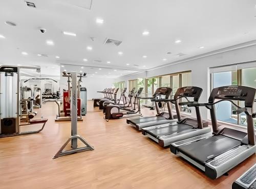 Elegant 1BR in the Heart of Downtown - Boulevard Central Tower - main image