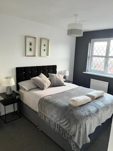 Stylish Stay in 3 BR House in Emersons Green, WiFi, & Garden by AltoLuxo Short Lets & Serviced Accom in Emersons Green