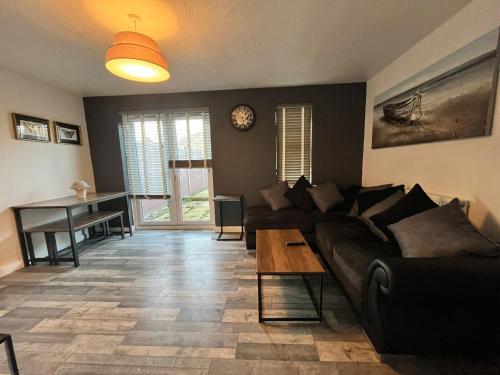 Stylish Stay in 3 BR House in Emersons Green, WiFi, & Garden by AltoLuxo Short Lets & Serviced Accom in Emersons Green