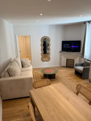 #102 Heart of Vieil Antibes - Place Nationale-High-End Newly Renovated & Furnished Appartment photo 2