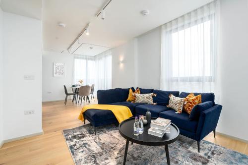 Modern King’s Cross 2BR Skyline Views - image 7