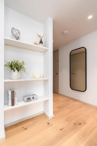 Modern King’s Cross 2BR Skyline Views - image 11