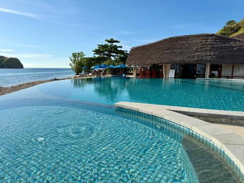 สระว่ายน้ำ, โคโมโด รีสอร์ต (Komodo Resort) in ฟลอเรส