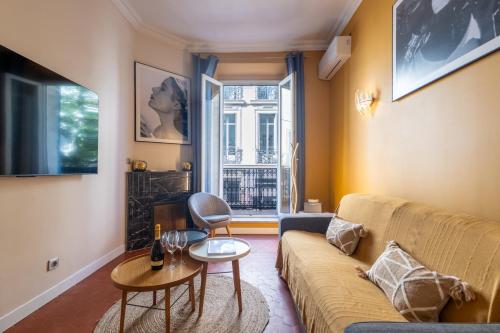 Stylish central Cannes apartment 2 min from Beach