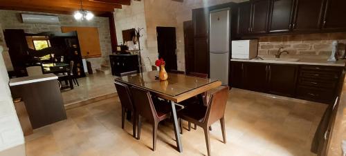 Stone Villa with Private Pool in Moires