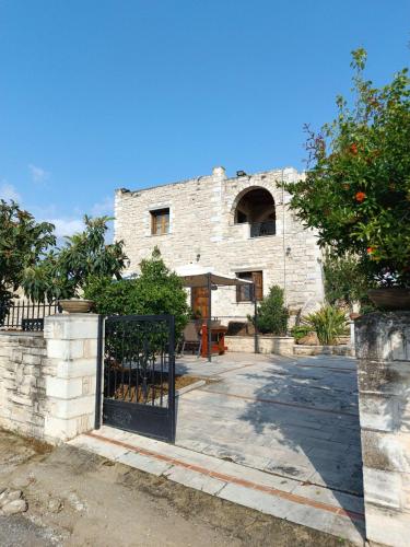 Stone Villa with Private Pool in Moires