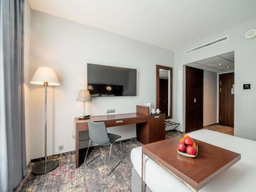Double Room with Queen Bed