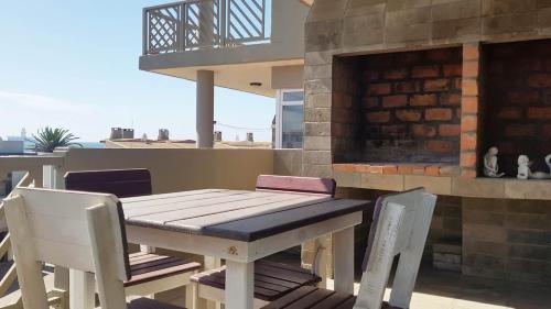 Dolphin View 20 @ LongBeach in Rand Rifles