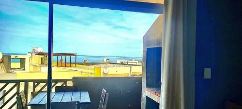 Dolphin View 20 @ LongBeach in Rand Rifles