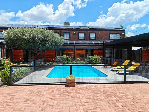 . S & S Family Guest House