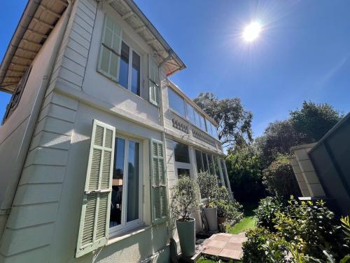 Exterior view, Peaceful Villa Walk to Antibes Beaches in Avenue de Cannes